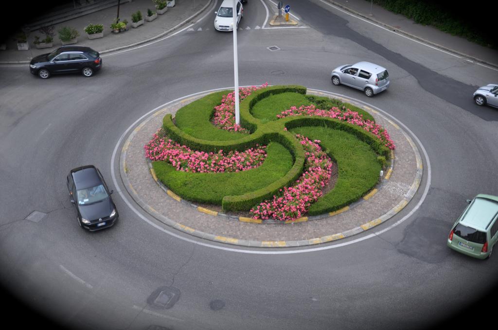 Apartment Montebello Πάρμα Εξωτερικό φωτογραφία
