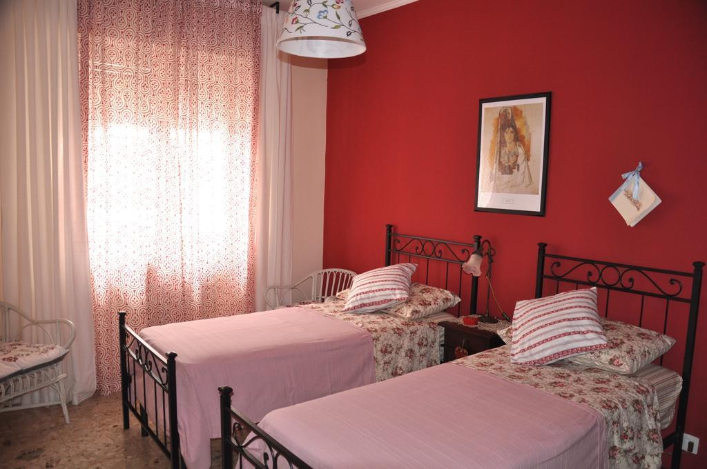 Apartment Montebello Πάρμα Δωμάτιο φωτογραφία