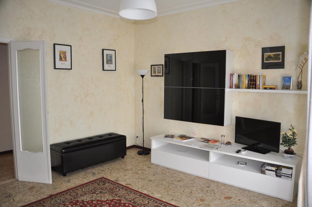 Apartment Montebello Πάρμα Εξωτερικό φωτογραφία